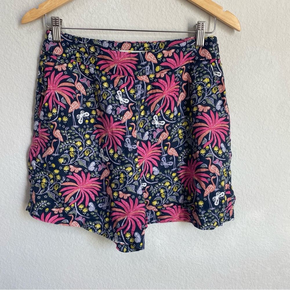 Boden Navy and Pink Tropical Charm Linen Women's Shorts‎
